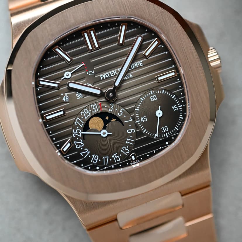 Smoked brown dial