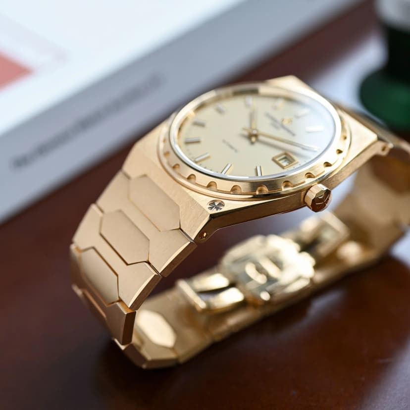 222 Fluted bezel
